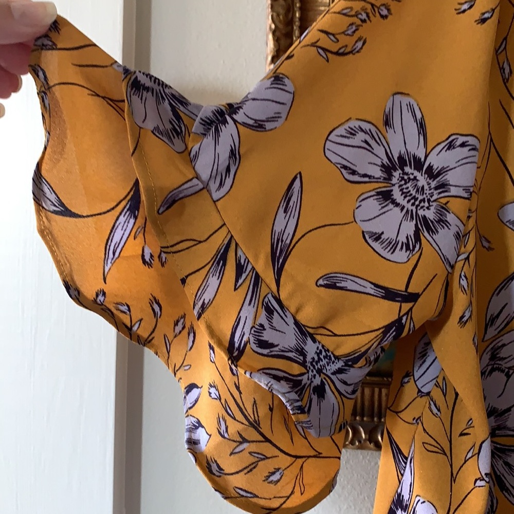 Paraphrase Ruffle Top. Size S - Picture 5 of 6